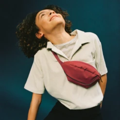 Satch Cross Easy Pure Red -Satch 96214E49 9E36 4E52 956FA65F473F6CD9